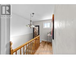 16 EDMUNDS CRESCENT - 18