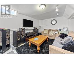 16 EDMUNDS CRESCENT - 19