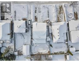 16 EDMUNDS CRESCENT - 2