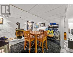 16 EDMUNDS CRESCENT - 21