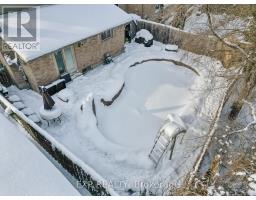 16 EDMUNDS CRESCENT - 22