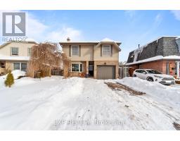 16 EDMUNDS CRESCENT - 30