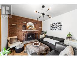 16 EDMUNDS CRESCENT - 4