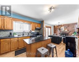 16 EDMUNDS CRESCENT - 5