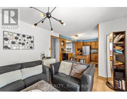 16 EDMUNDS CRESCENT - 7