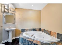 331 THOMPSON ROAD - 16