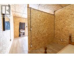 24 DALEVIEW CRESCENT - 32