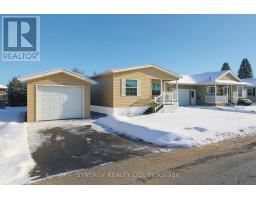 461 RICHARD CRESCENT - 1