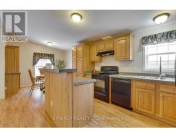 461 RICHARD CRESCENT - 13