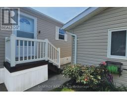461 RICHARD CRESCENT - 25