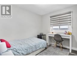 43 BEECHMOUNT CRESCENT - 23