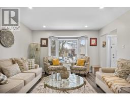 43 BEECHMOUNT CRESCENT - 7