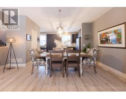 15 - 1040 CORONATION DRIVE - 13