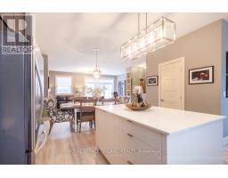 15 - 1040 CORONATION DRIVE - 18