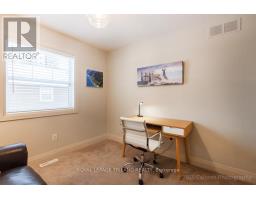 15 - 1040 CORONATION DRIVE - 31