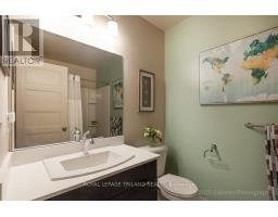 15 - 1040 CORONATION DRIVE - 38