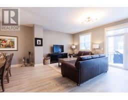 15 - 1040 CORONATION DRIVE - 9