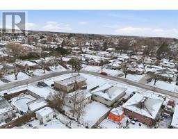 64 JENA CRESCENT - 37