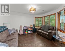 10219 PINETREE DRIVE - 13