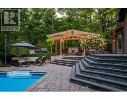 10219 PINETREE DRIVE - 33