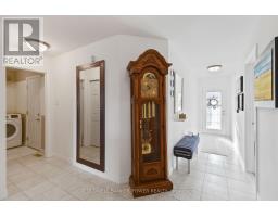 53 - 464 COMMISSIONERS ROAD W - 18