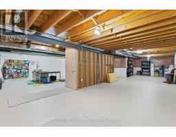 53 - 464 COMMISSIONERS ROAD W - 38