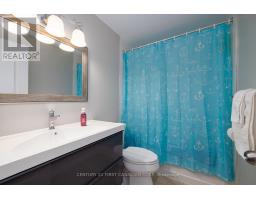 82 - 40 TIFFANY DRIVE - 21