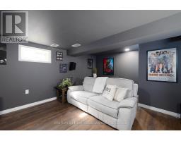 82 - 40 TIFFANY DRIVE - 23