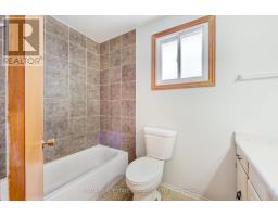 78 LYSANDA COURT - 24