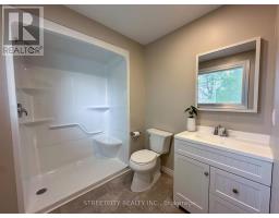 1578 COUNCILLORS STREET - 8