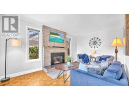 30 SLOANE CRESCENT - 13