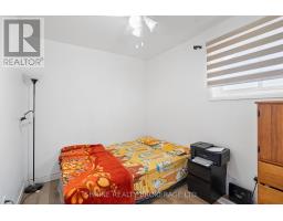 15 GARLAND CRESCENT - 22