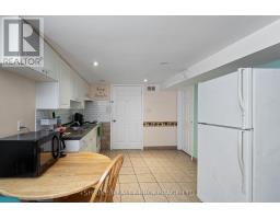 15 GARLAND CRESCENT - 29