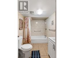 15 GARLAND CRESCENT - 36