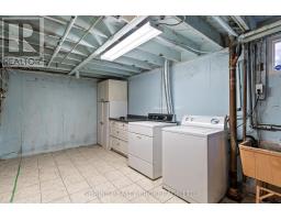 15 GARLAND CRESCENT - 40