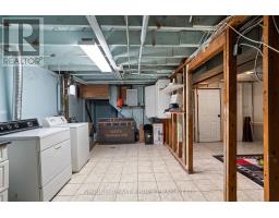 15 GARLAND CRESCENT - 41