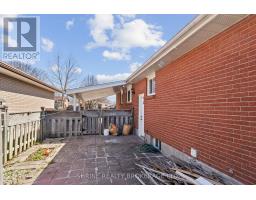 15 GARLAND CRESCENT - 42