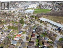 15 GARLAND CRESCENT - 50