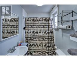 47 FOREST AVENUE - 16