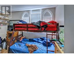 47 FOREST AVENUE - 8