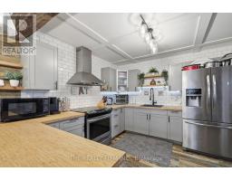 70 TALAVERA CRESCENT - 13