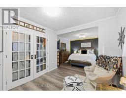 70 TALAVERA CRESCENT - 26