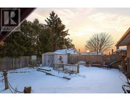 70 TALAVERA CRESCENT - 42