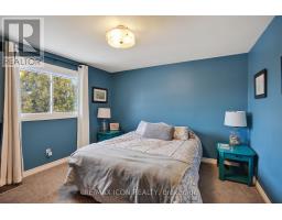 26 ROSAMOND CRESCENT - 11