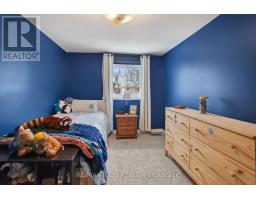 26 ROSAMOND CRESCENT - 13