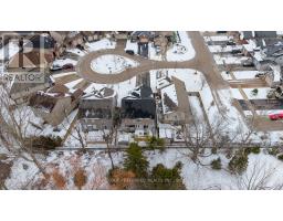 301 PORTRUSH PLACE - 4