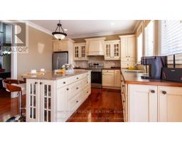 369 SKYLINE AVENUE - 7