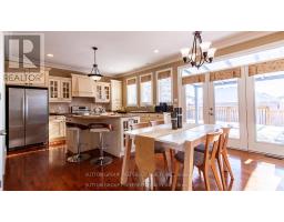 369 SKYLINE AVENUE - 9