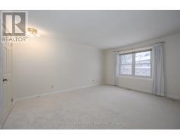 51 - 50 FIDDLERS GREEN ROAD - 19