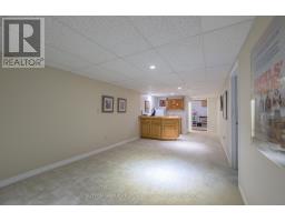 51 - 50 FIDDLERS GREEN ROAD - 30